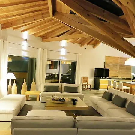 Ajaccio Sleeps 20 Tatil Evi *