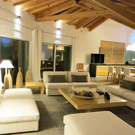בית נופש Ajaccio Sleeps 20 סרה-די-פרו