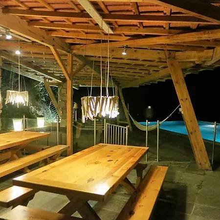 Ajaccio Sleeps 20 * סרה-די-פרו